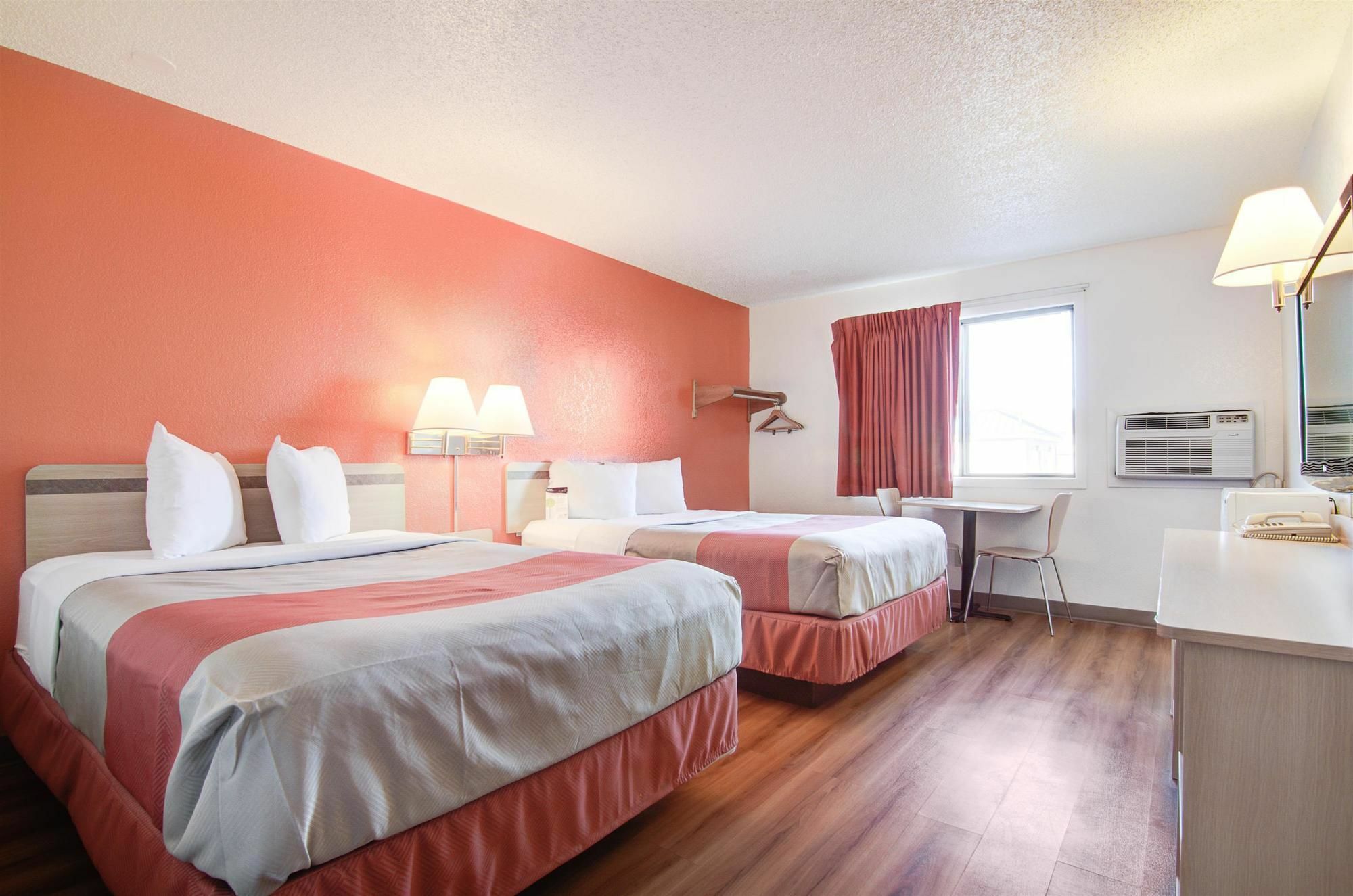 Motel 6-Colby, Ks Bagian luar foto